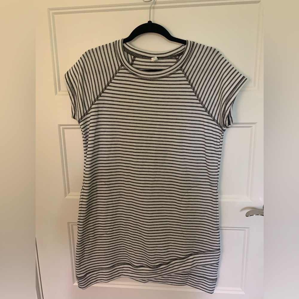 Cute, comfortable black and white dress